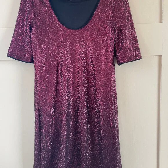 Betsey Johnson dress, ombré red sequins, size 10 - Picture 2 of 6